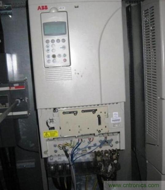 變頻器的輸出頻率調(diào)高，那么輸出電壓將如何提高？