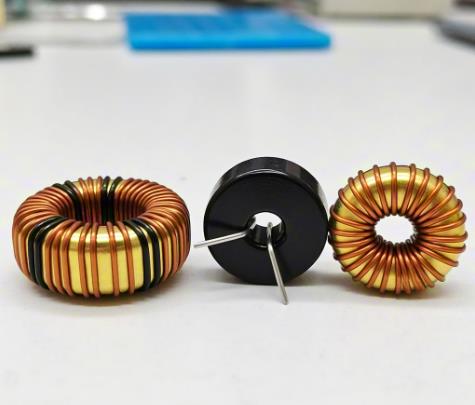 磁珠電感、磁環(huán)電感與色環(huán)電感：電磁濾波世界的三重變奏曲